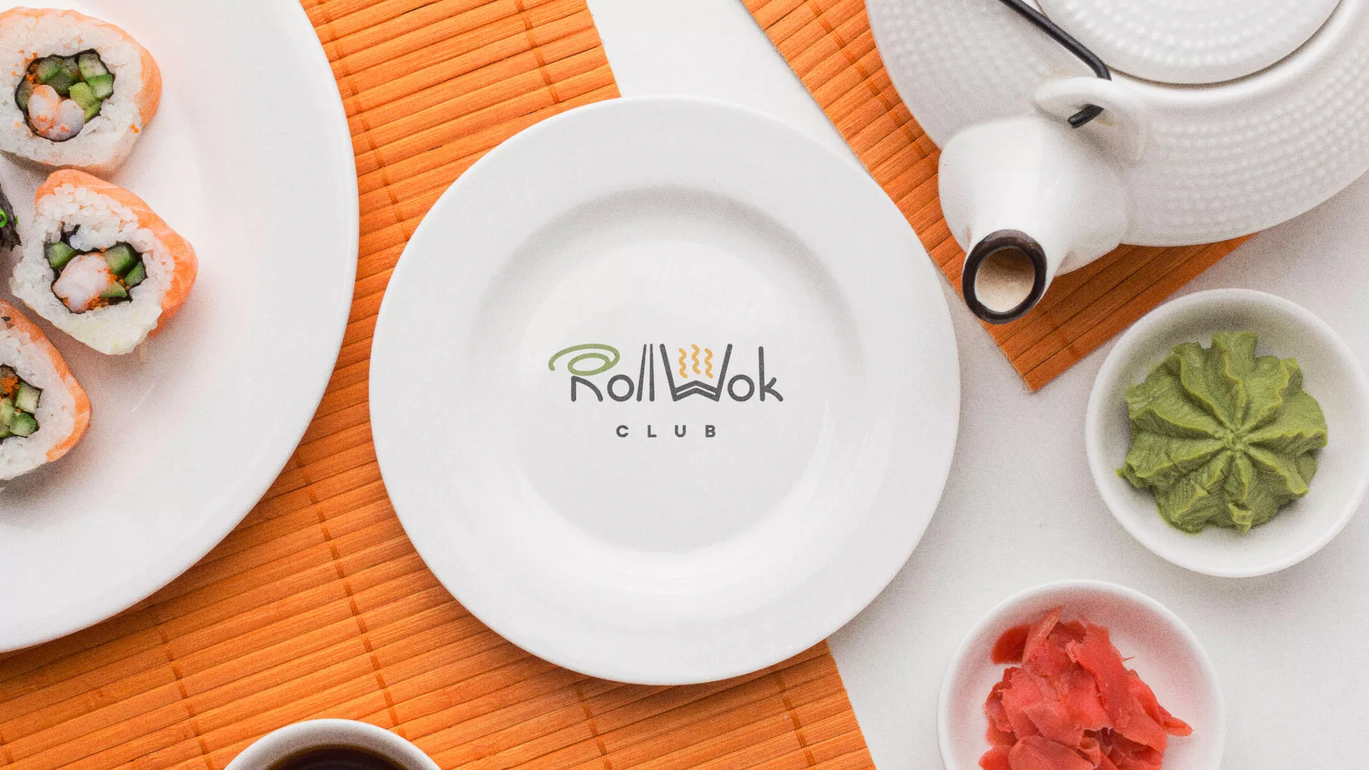 Разработка логотипа и фирменного стиля суши-бара «Roll Wok Club» в Гусеве